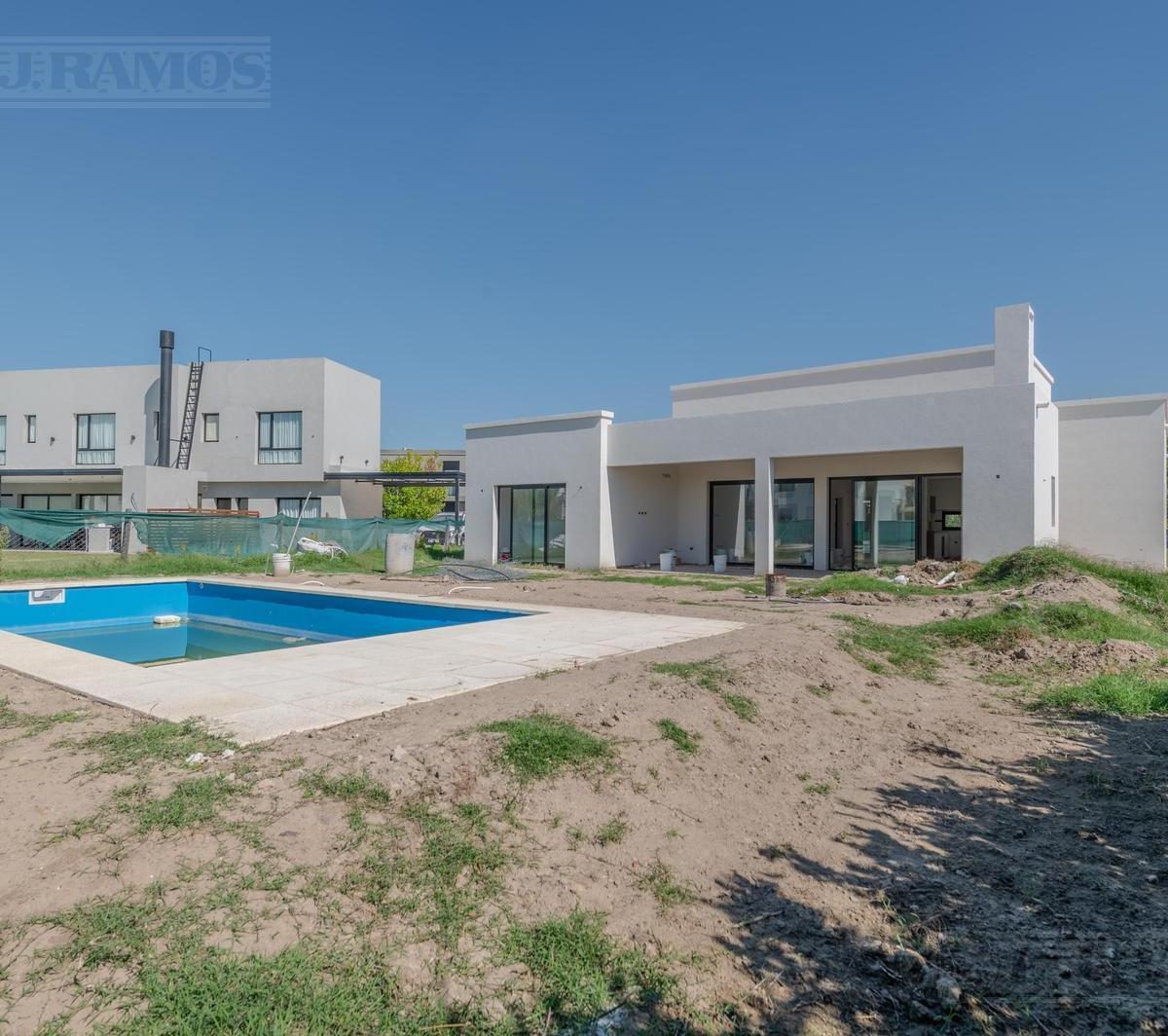 Casa en El Canton - Golf - PG