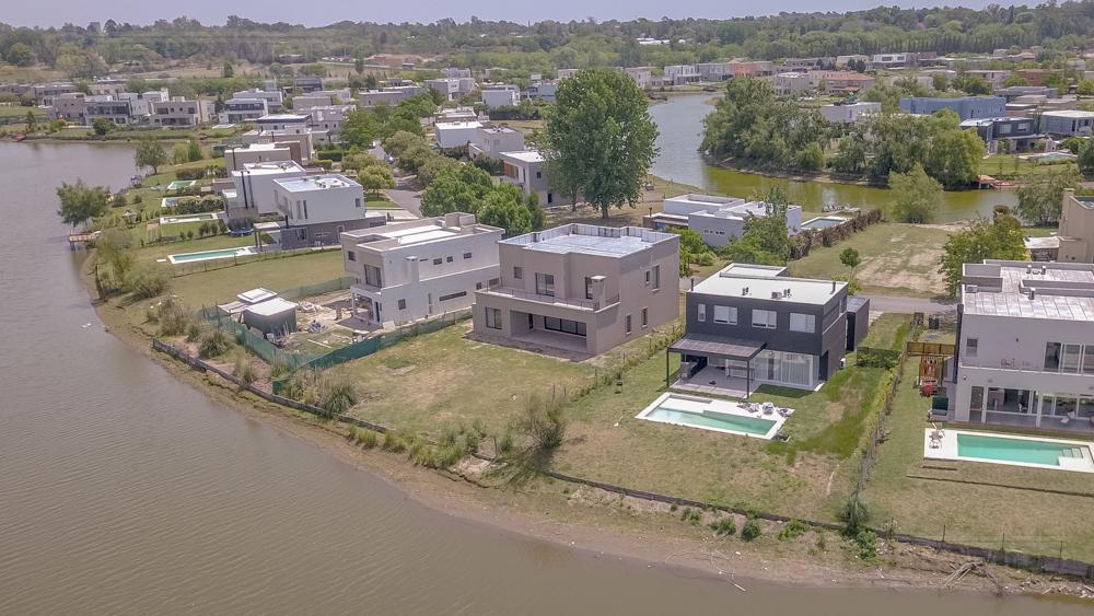 Casa a Estrenar - Escobar - Canton Norte - Pg - 410.000 Usd 5