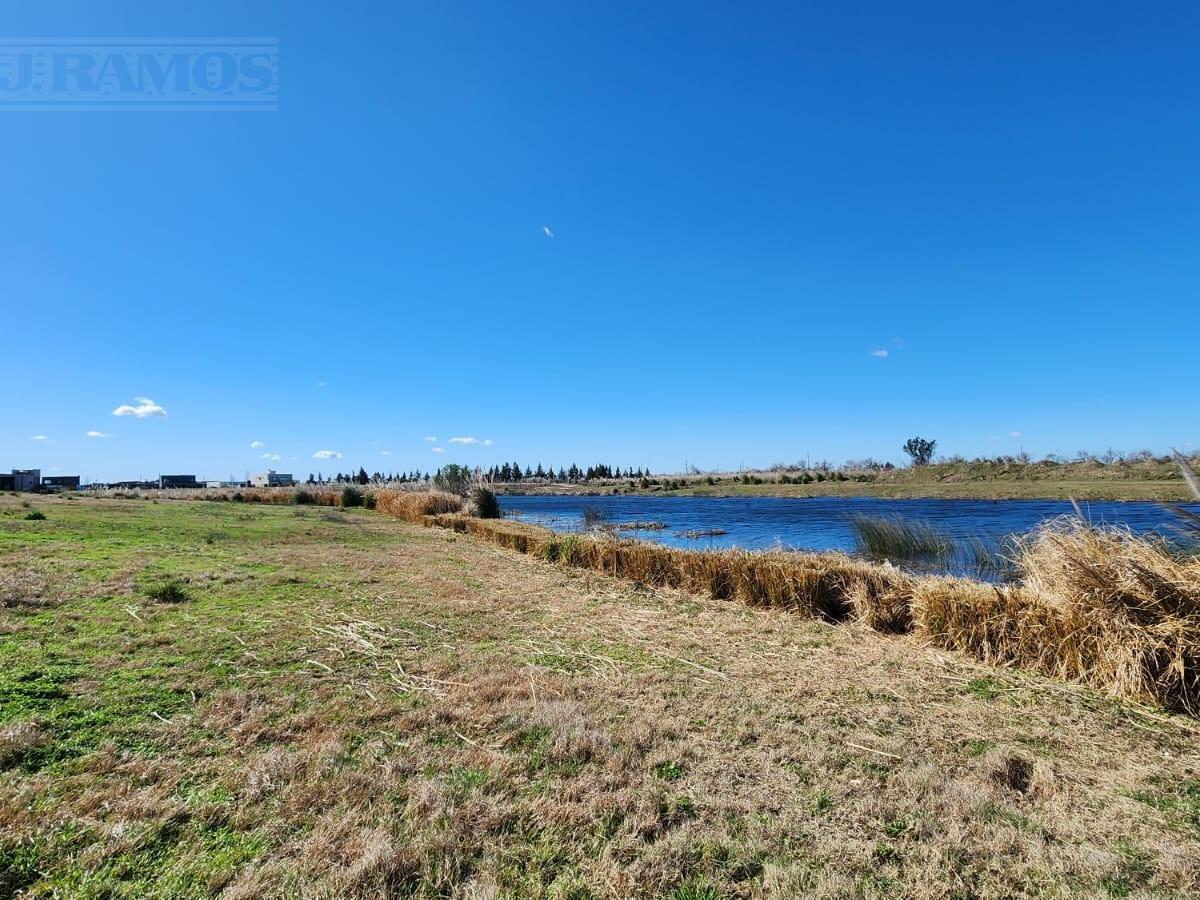Terreno a la laguna con amarra en venta en el Naudir, Escobar