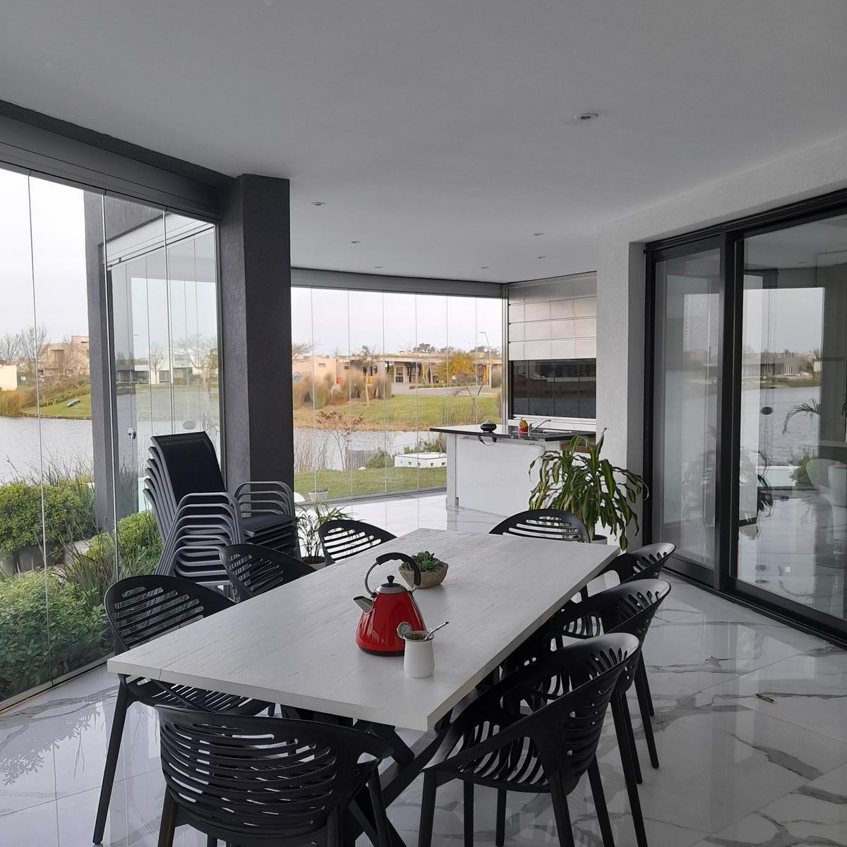 Casa en Muelles -MB- excelente ubicación