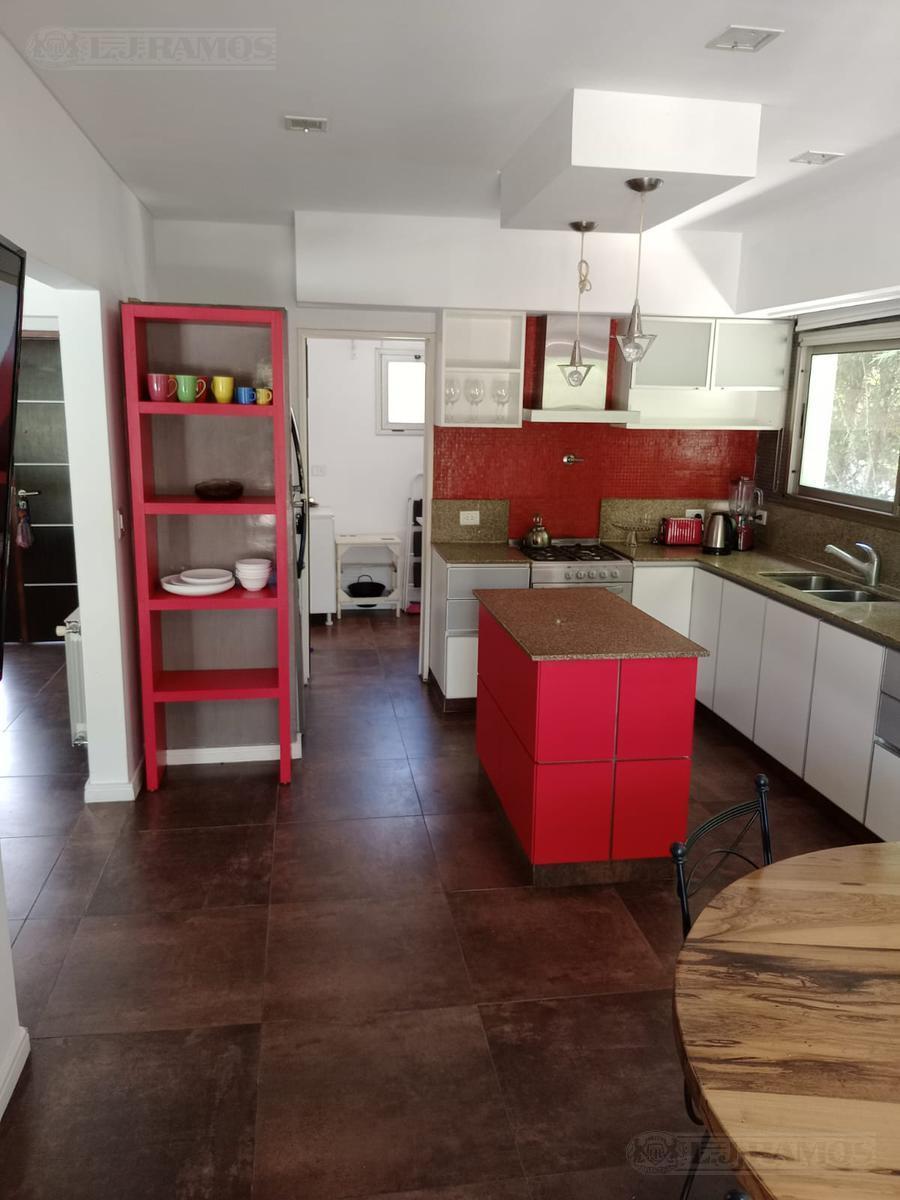 Foto de Casa 5 ambientes en Barrio Los Eucaliptus - Haras Santa Maria - MB, imagen 2
