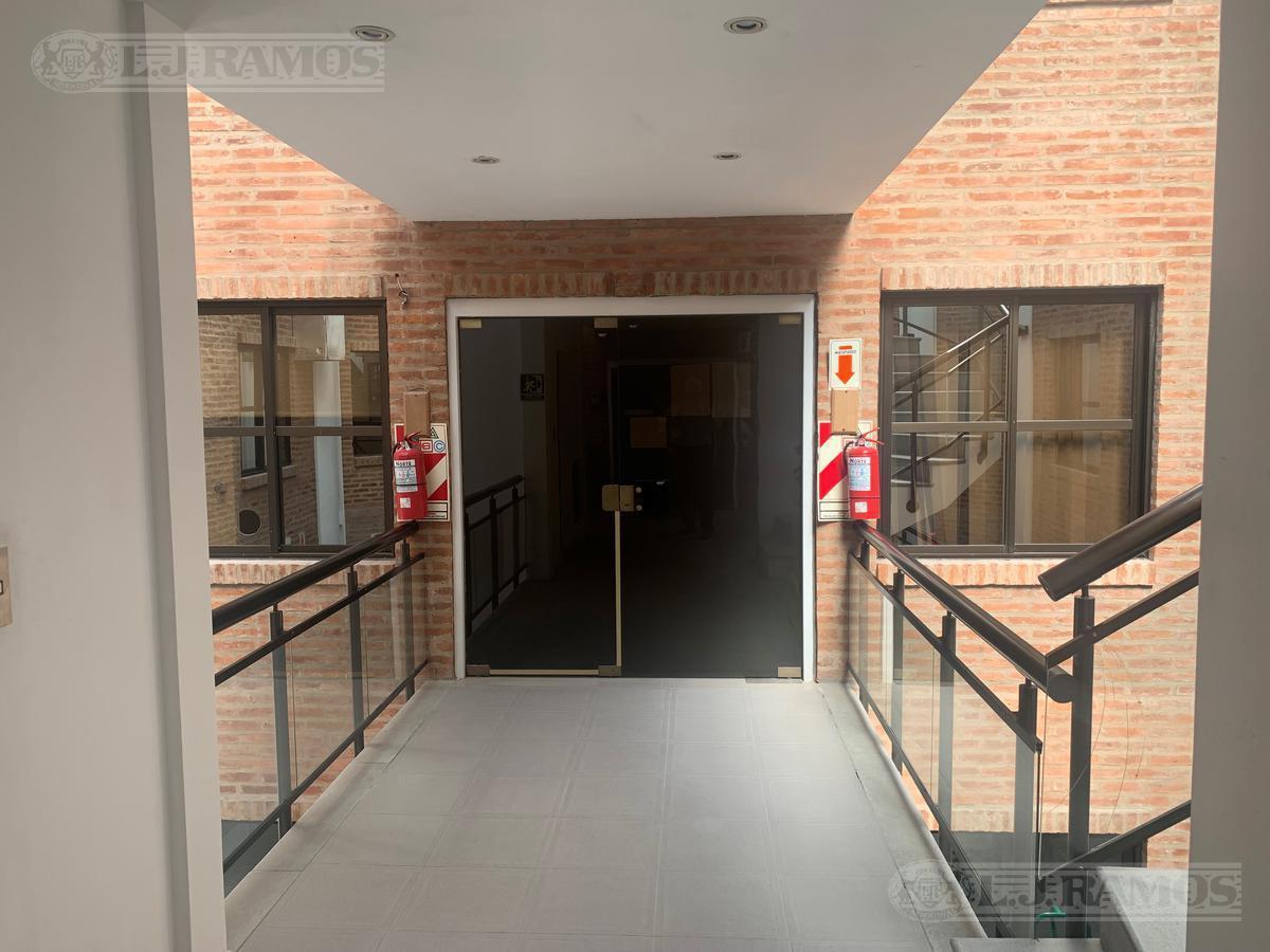 Foto de Alquiler de oficina de 200 m2 en San Isidro, imagen 4