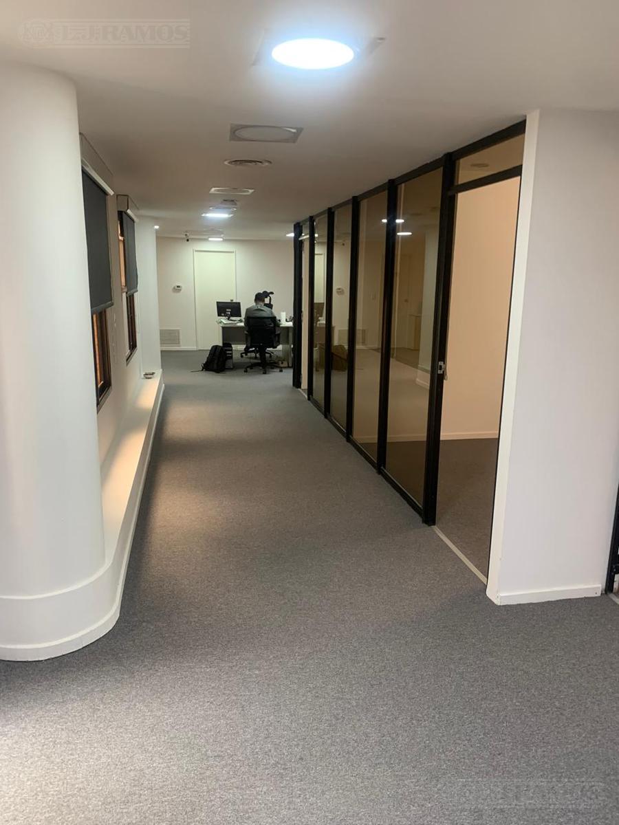 Foto de Alquiler de oficina de 200 m2 en San Isidro, imagen 2