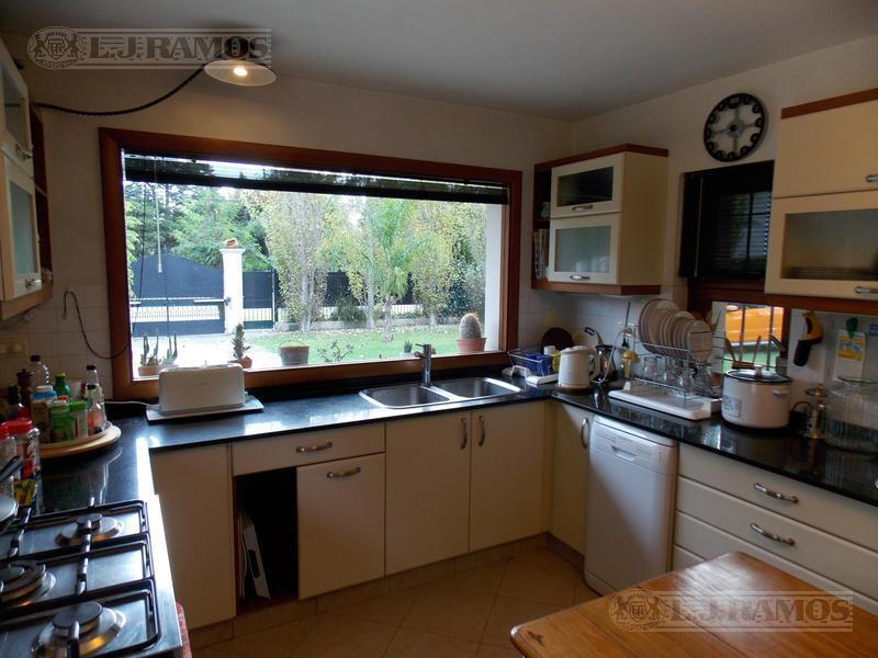 Casa en Venta de 6 Dorm. en Lomas de San Isidro 1