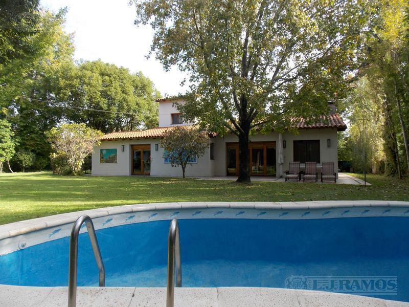 Casa en Venta de 6 Dorm. en Lomas de San Isidro 5