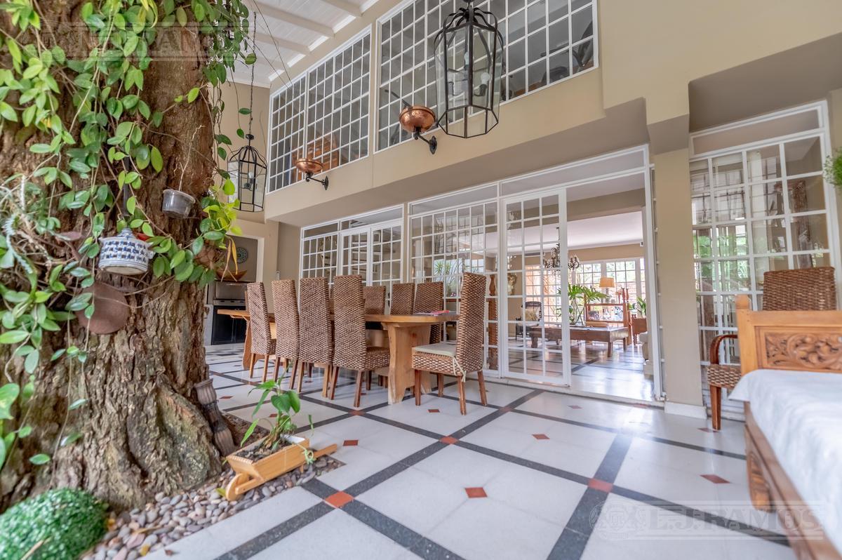 Casa Refaccionada en Venta de 5 Dorm. en Martinez 4