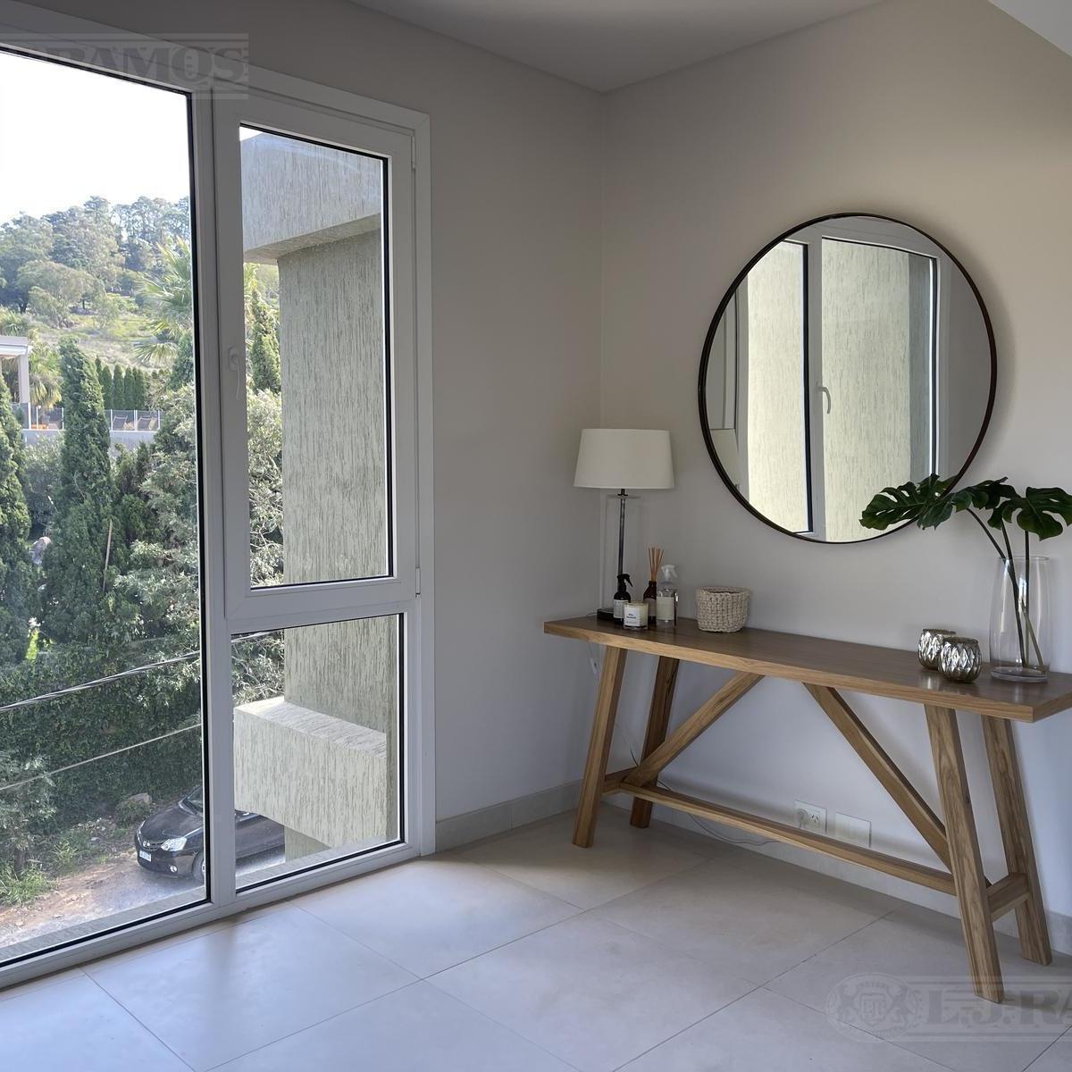 Espectacular Departamento Amoblado en Tandil. Increíble y Única Vista Al Dique y a Toda La Ciudad. 3