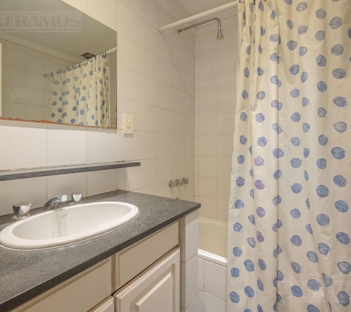 Excelente Casa en Venta en La Horqueta San Isidro 1