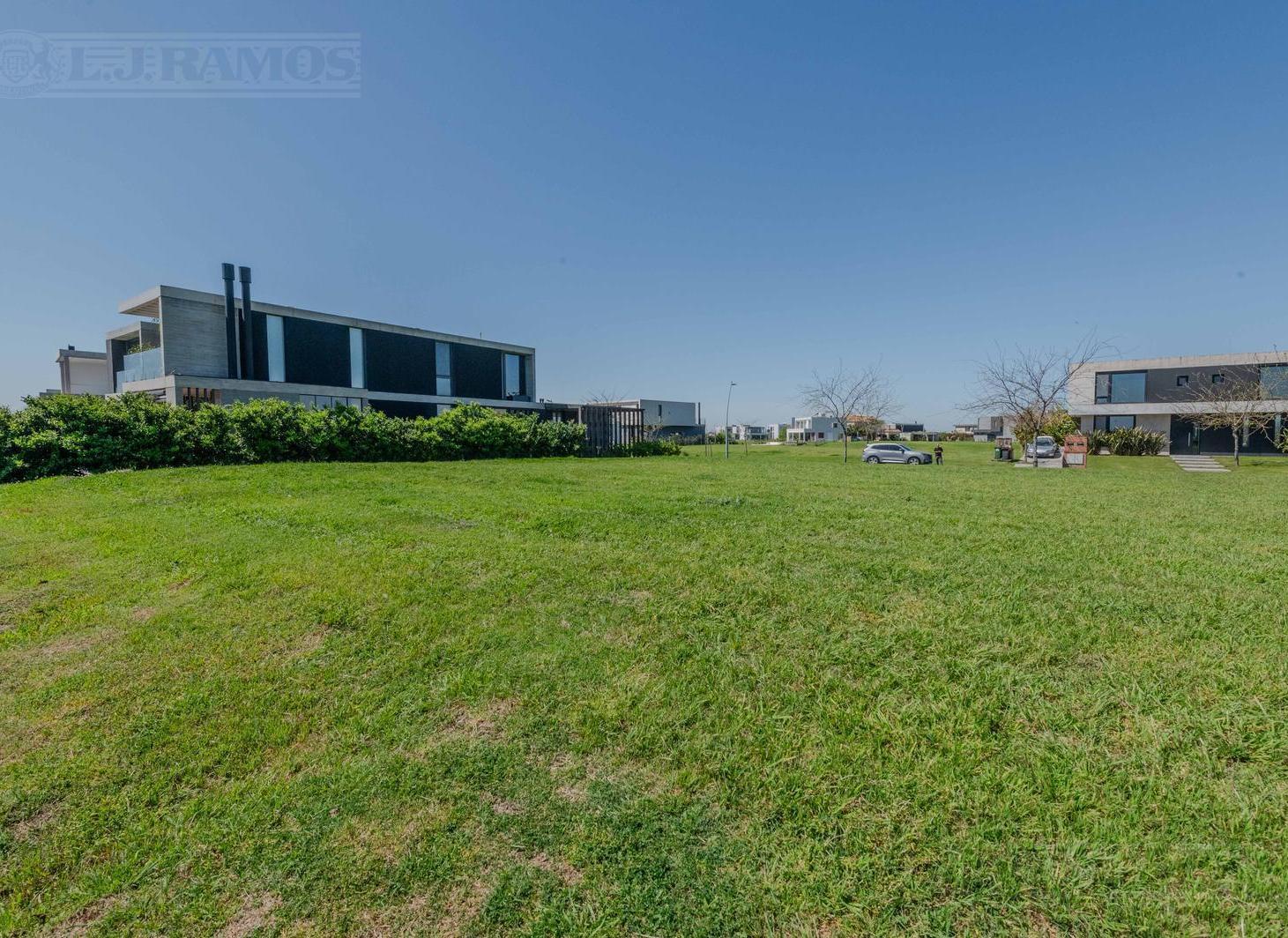 Terreno al lago en venta en el Barrio Marinas, Puertos / Escobar