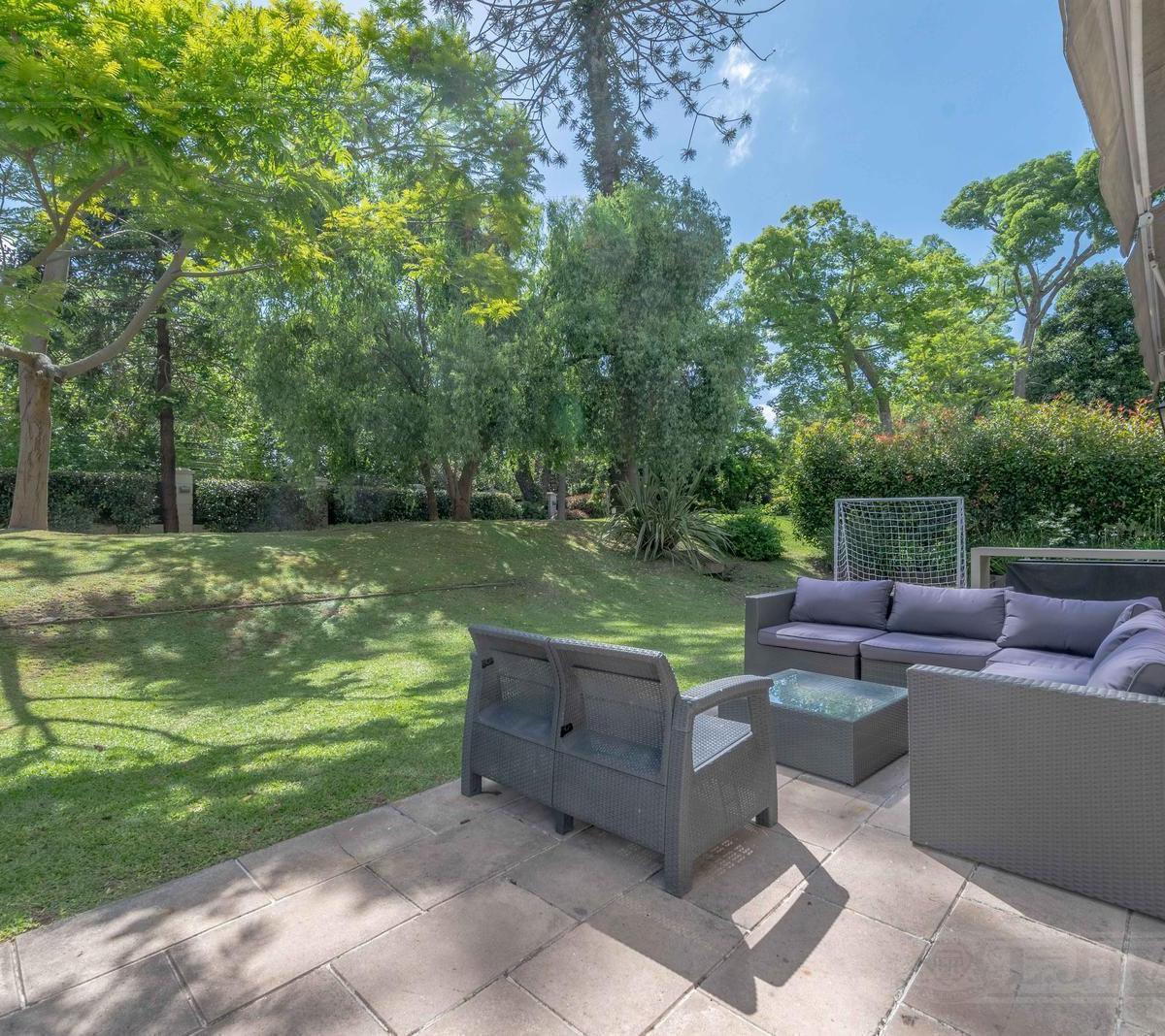 Departamento en Venta y Alquiler en Barrancas Al Rio con Jardín Propio 2