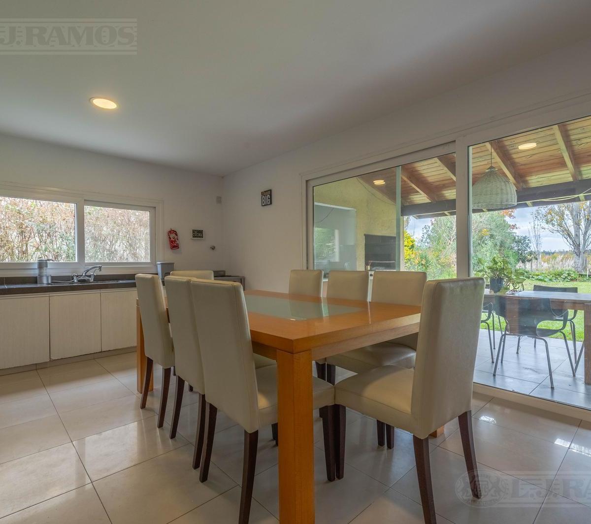 Casa con 5 Dorm. - Apto Crédito - en Venta en Santa Bárbara 1