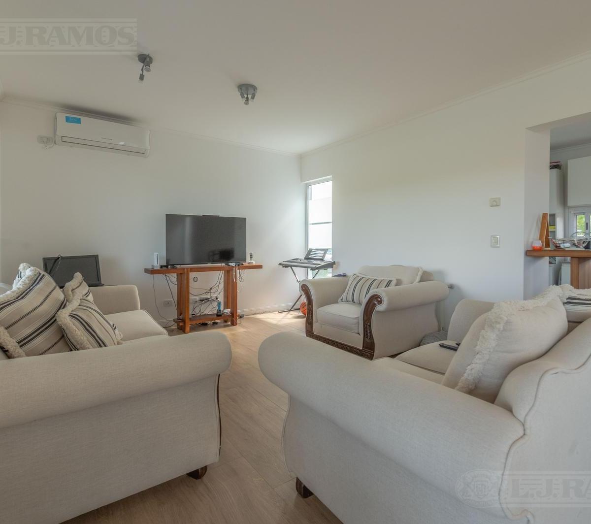 Foto de OPORTUNIDAD VENTA CASA San Sebastián A1 NO APTO CREDITO MB, imagen 2