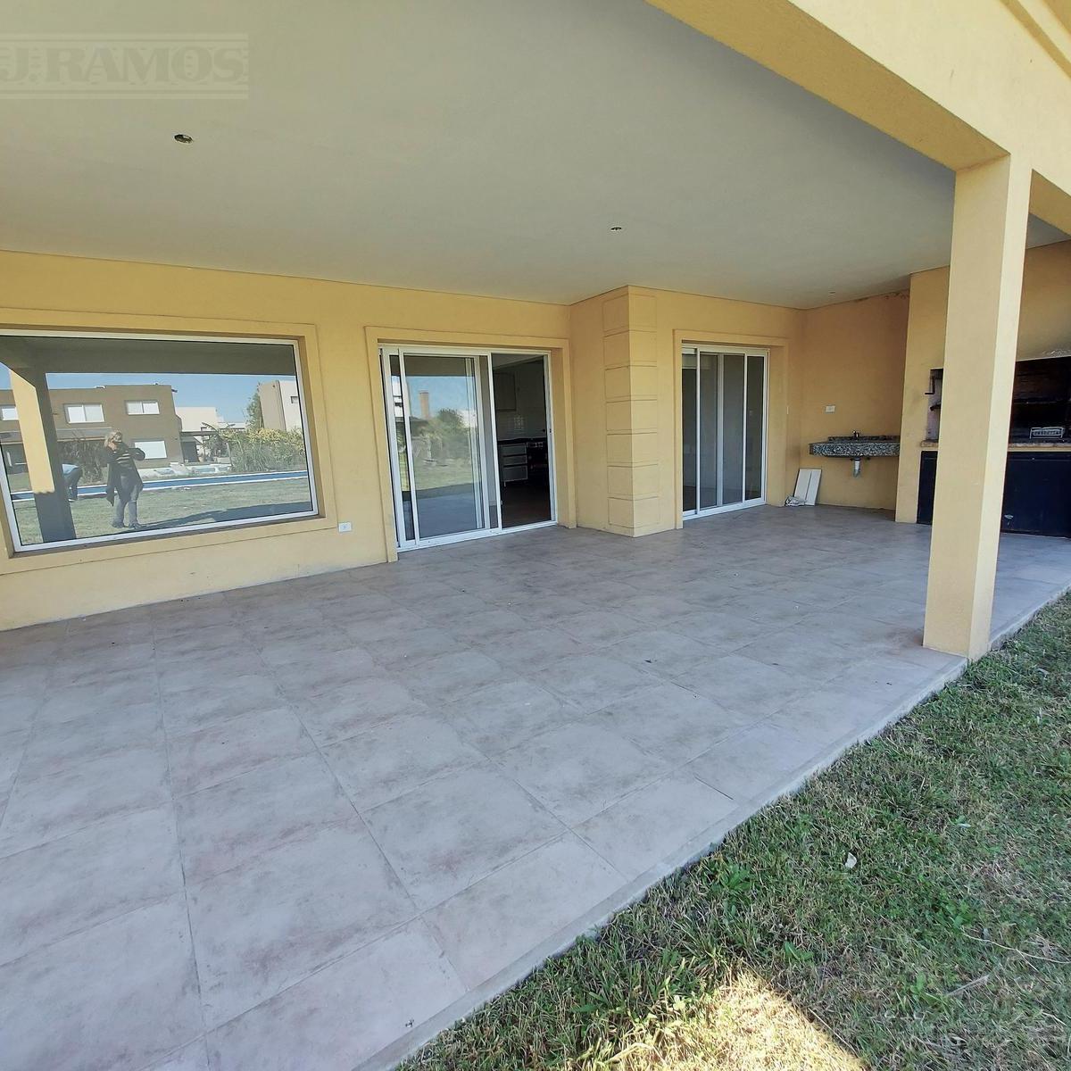 Apto Credito. 3 Dorm., Playroom y Servicio. Lote Interno. 4