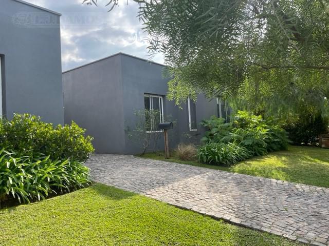 Casa de Una Sola Planta con 3 Dorm. en Venta en San Isidro Labrador 1