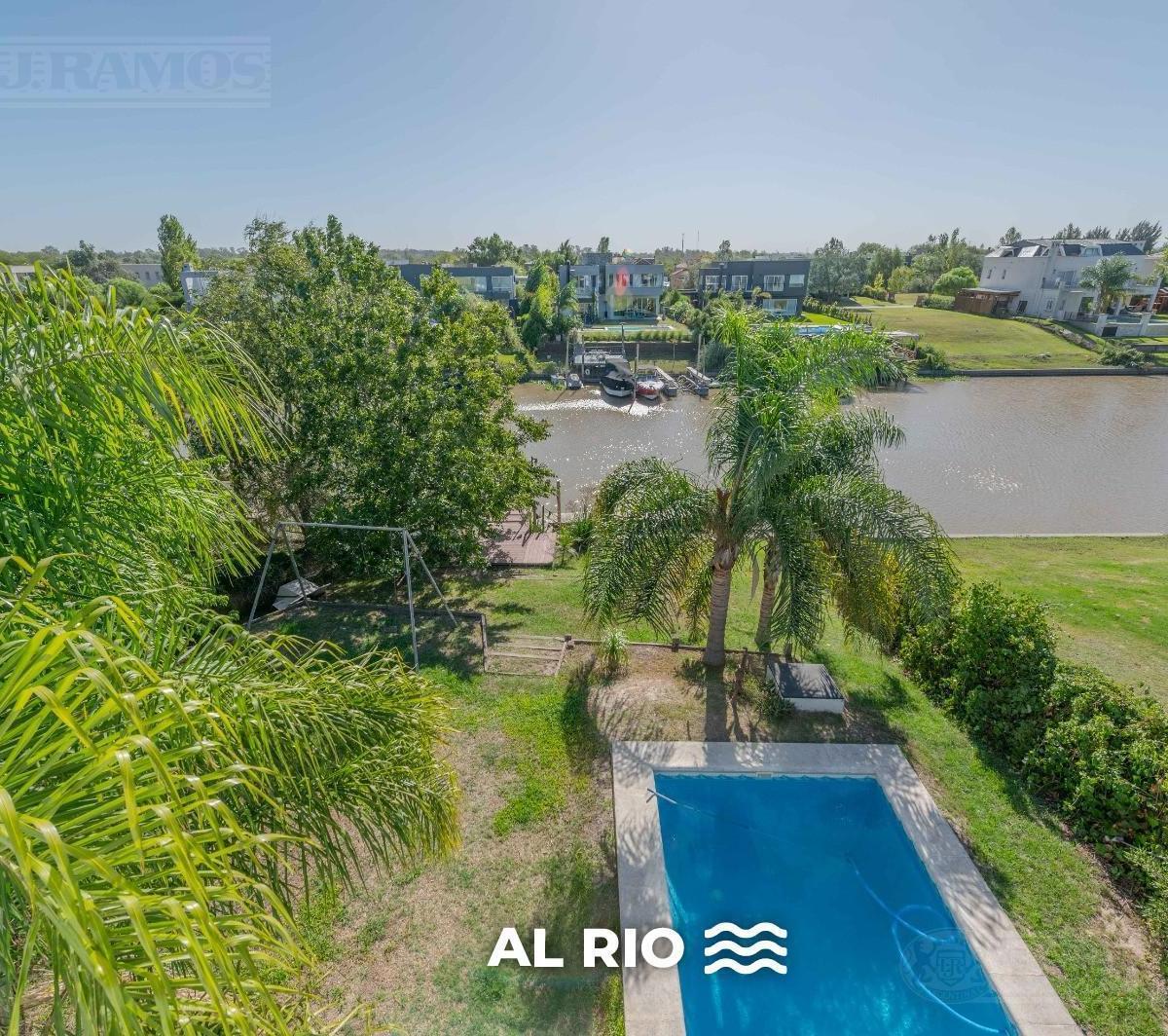 Gran Casa con 4 dormitorios en venta en el Barrio San Marco - Villanueva con salida al Río Luján