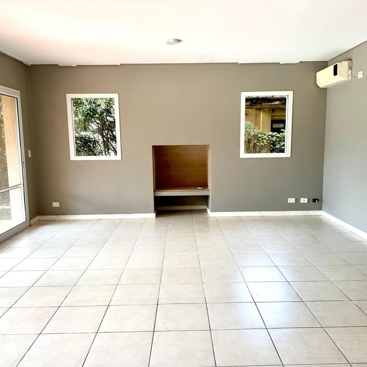 Casa con 3 Dorm., en Venta en Talar del Lago 1 1