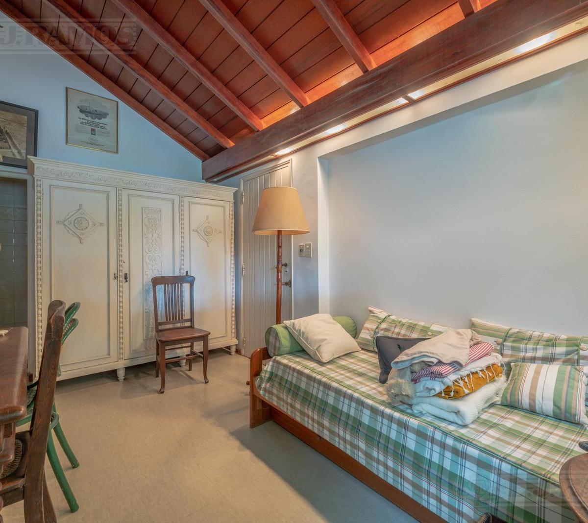 Casa en Excelente Lote de 2009 m² en Lomas de San Isidro (Lomas Jockey) 4