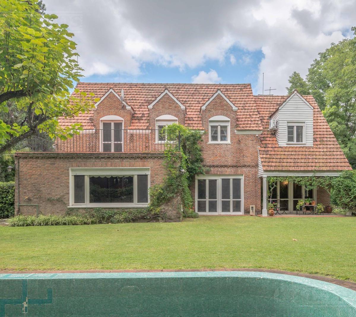 Excelente Lote de 2009 m² en Lomas Jockey 4