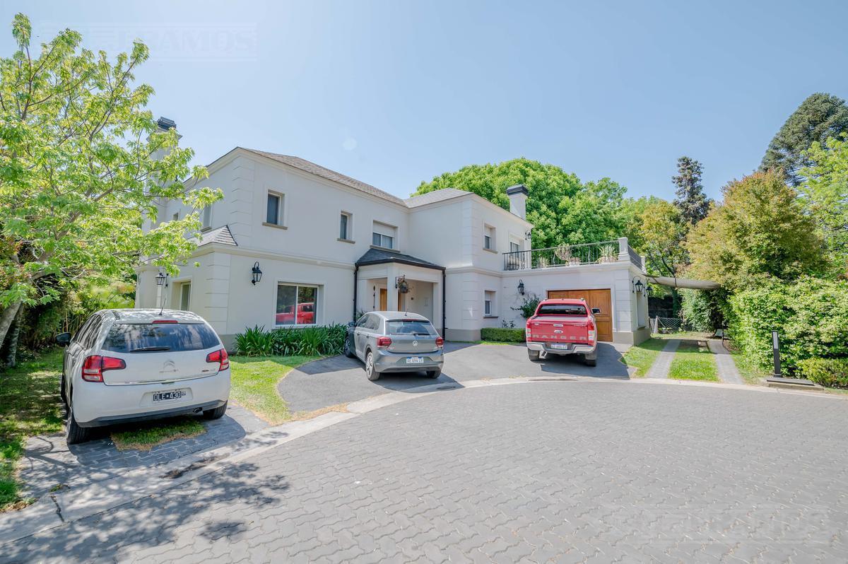 Casa en B° Cerrado. Venta. La Horqueta. 5 Dorm. Impecable. 5