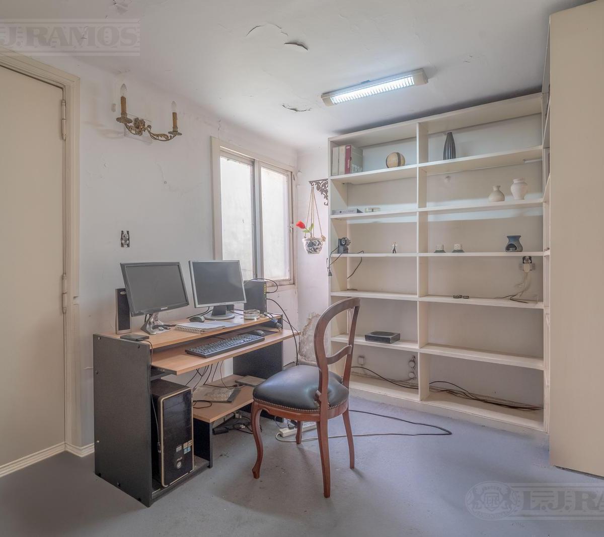 Departamento en Suipacha y Arroyo Edificio Estilo Francés Oportunidad Reciclar 4