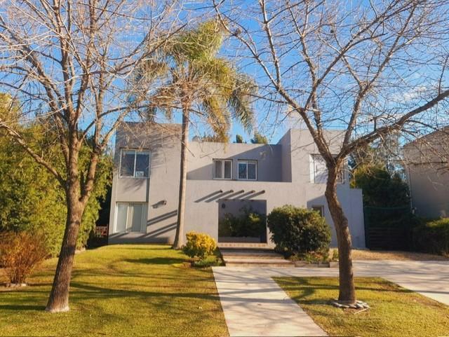 Casa al río con 3 dormitorios en venta en Santa Catalina - Villanueva 3