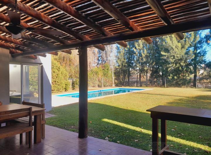 Casa al río con 3 dormitorios en venta en Santa Catalina - Villanueva 2