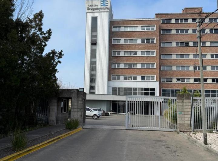 Alquiler de oficina de 200 m2 en Beccar 2