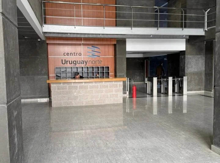 Alquiler de oficina de 200 m2 en Beccar 4