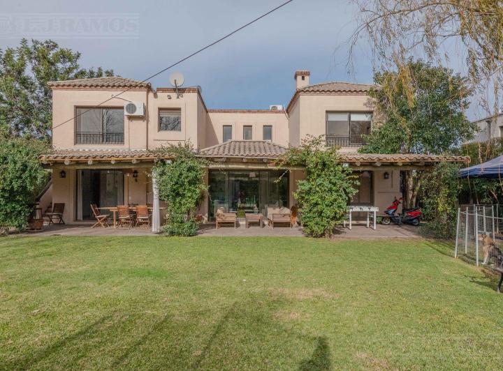 Casa con 3 dormitorios mas dependencia en alquiler en Santa Barbara 5