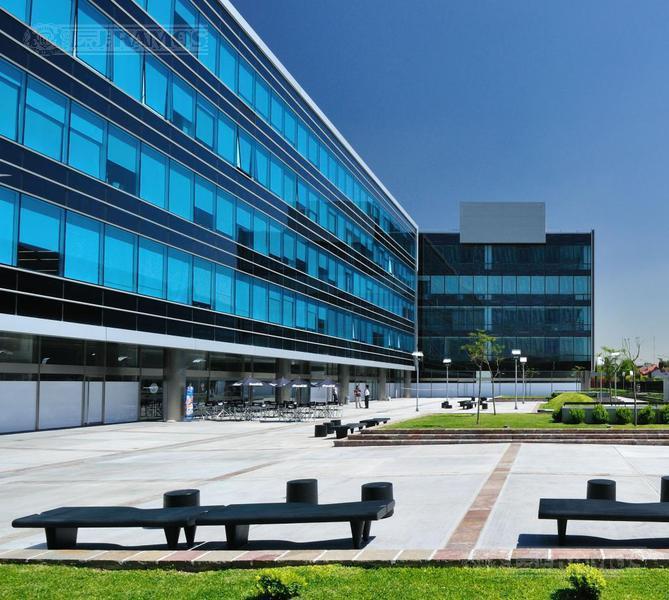 Alquiler de oficina de 1280 m2 en Olivos
