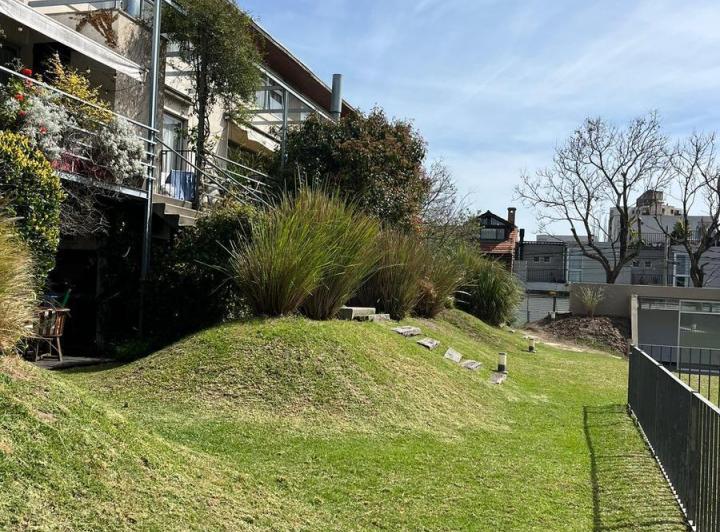 MUY LINDO DEPARTAMENTO EN ALQUILER EN PB EN ALTOS DE LA MERCED 1