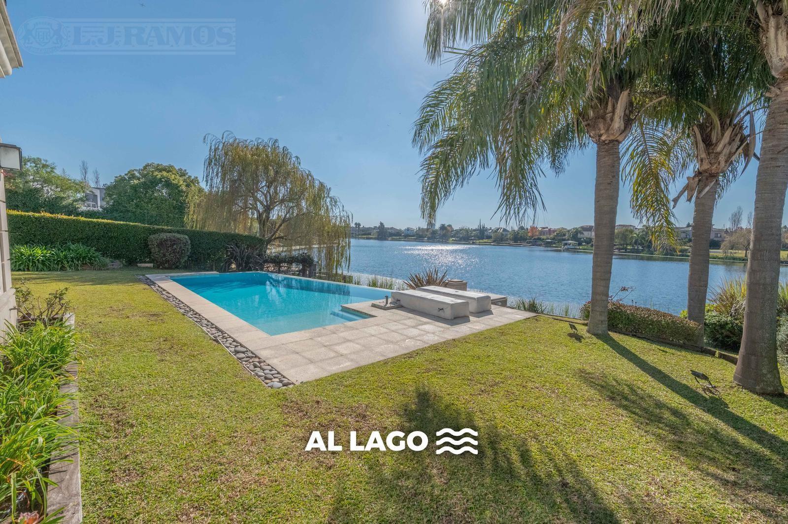 Casa al lago en venta en Los Castores