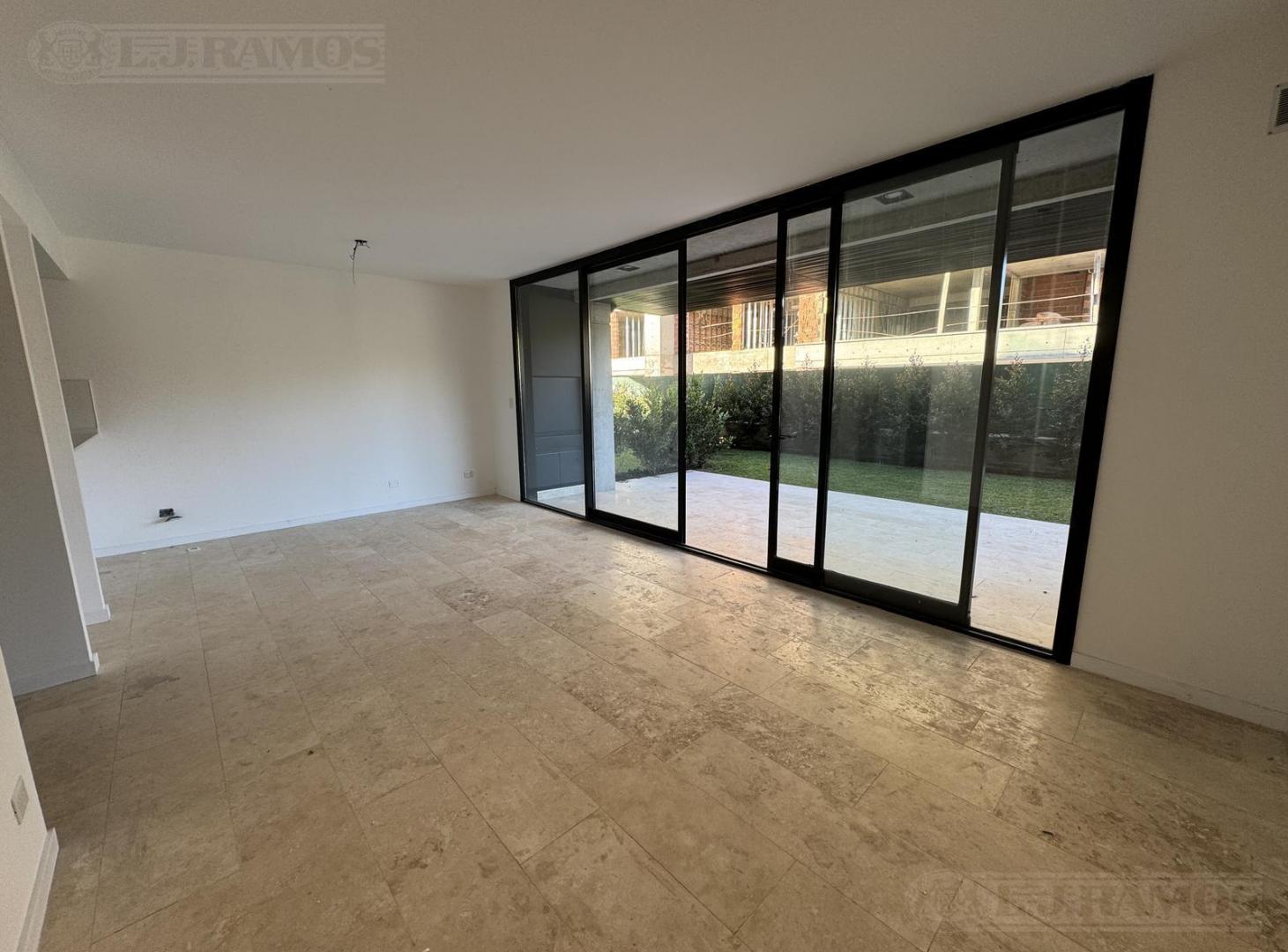 DUPLEX CON JARDIN A ESTRENAR EN VENTA EN URBANA LAS LOMAS