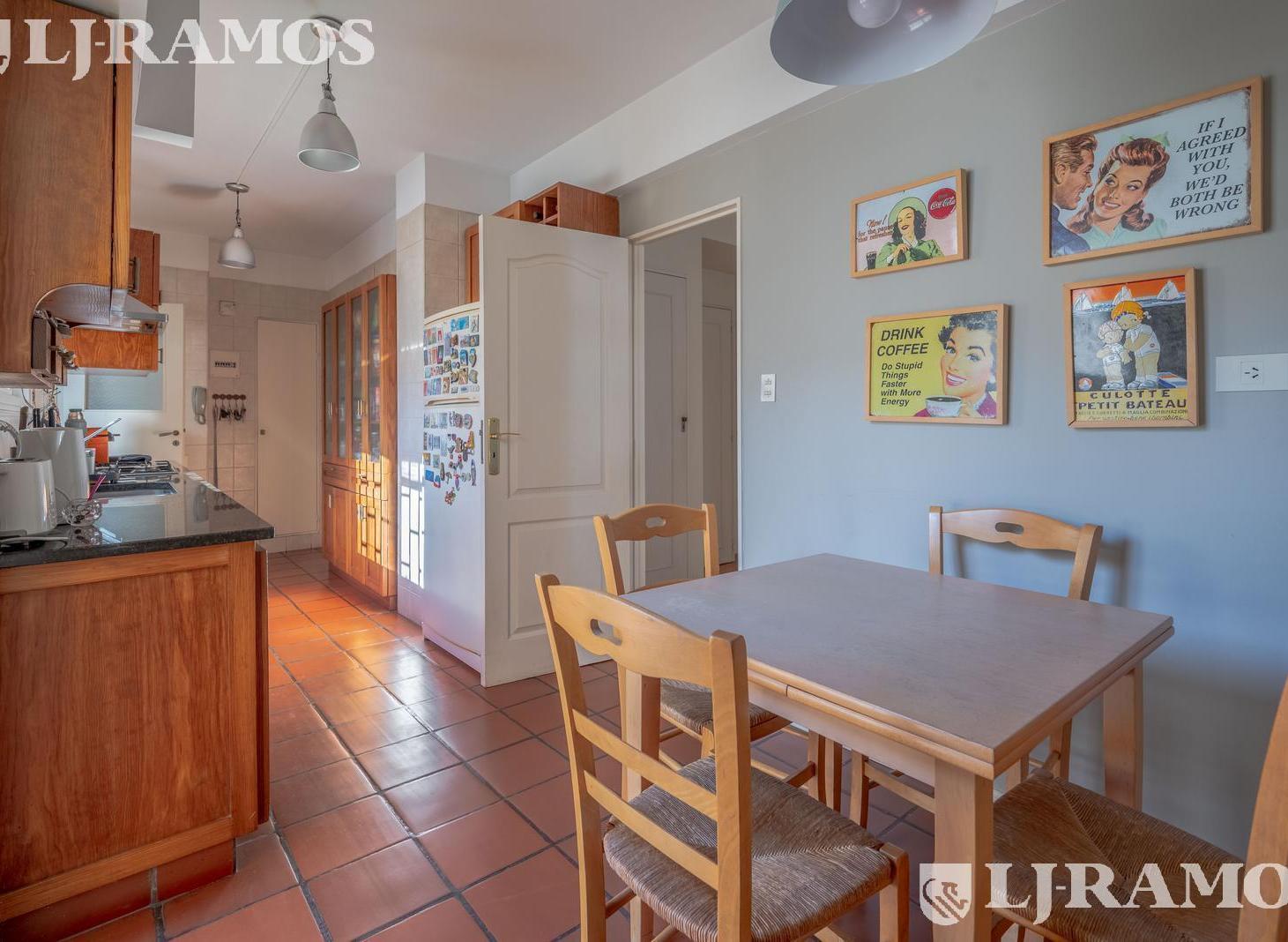 Foto de RECOLETA. Juncal y Austria. Cochera. Muy luminoso. venta, imagen 3