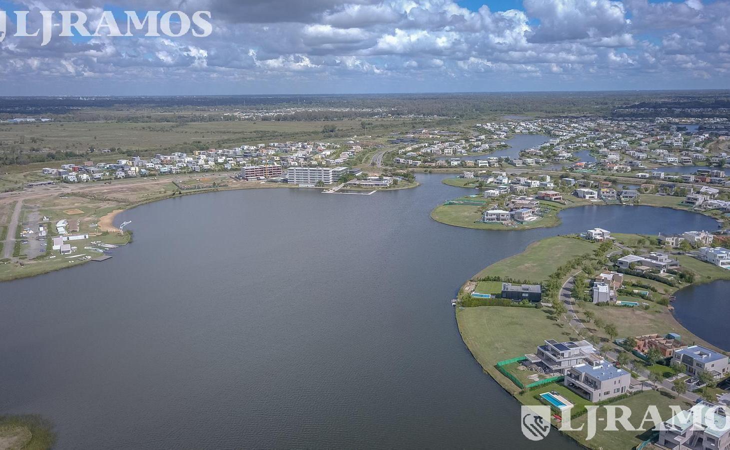 Lote de 990 m2 AL LAGO, en venta en Muelles, Puertos del Lago