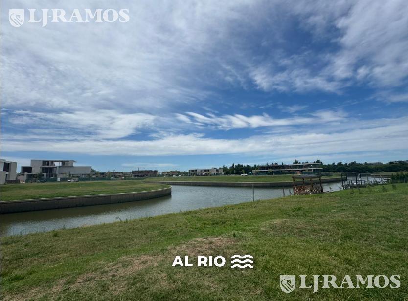 ORIENTACION NOR-ESTE. 1.025m. AL RIO.