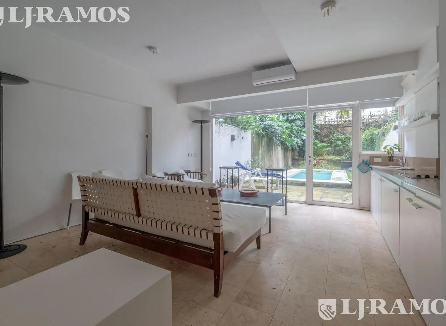 QUINTANA Y MONTEVIDEO - LOFT EN PB CON PILETA Y JARDIN - PULMON VERDE 2