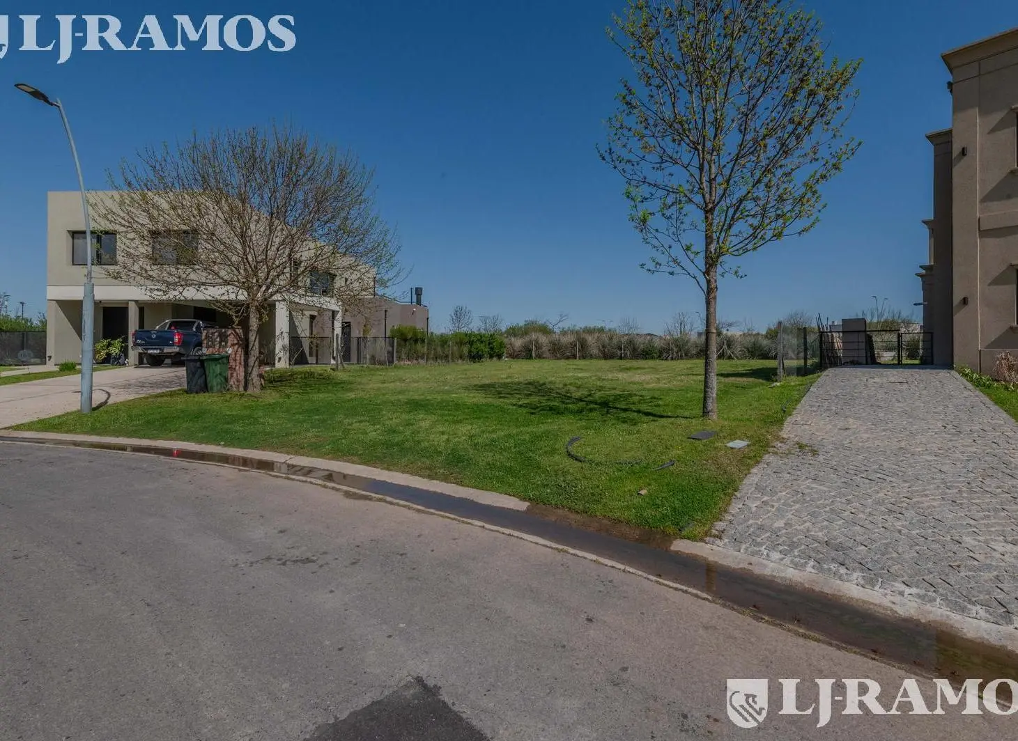 Último Terreno de los más amplios en venta en Araucarias 8