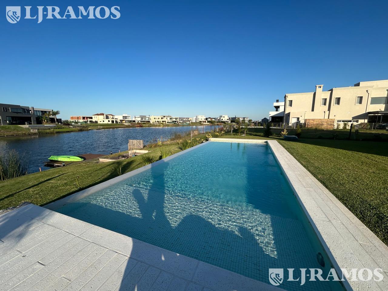 Casa en venta en el Barrio Costas,, Puertos / Escobar