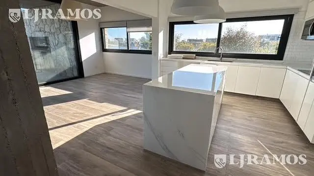 Casa con excelente diseño en Barrio Marinas Puertos del Lago 5