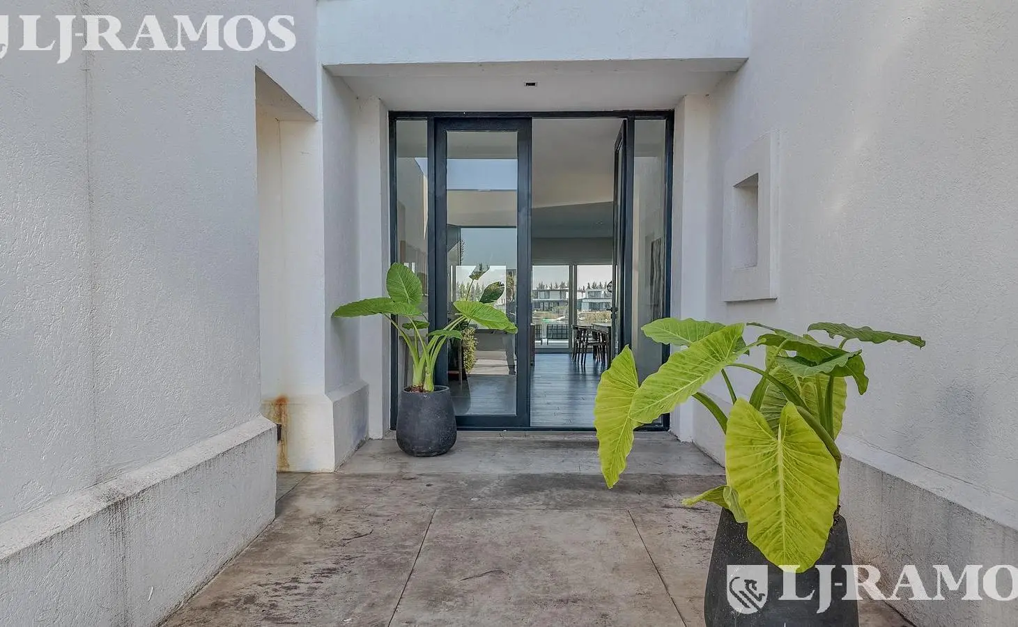 Casa a la laguna con 4 dormitorios en suite en Barbarita 5