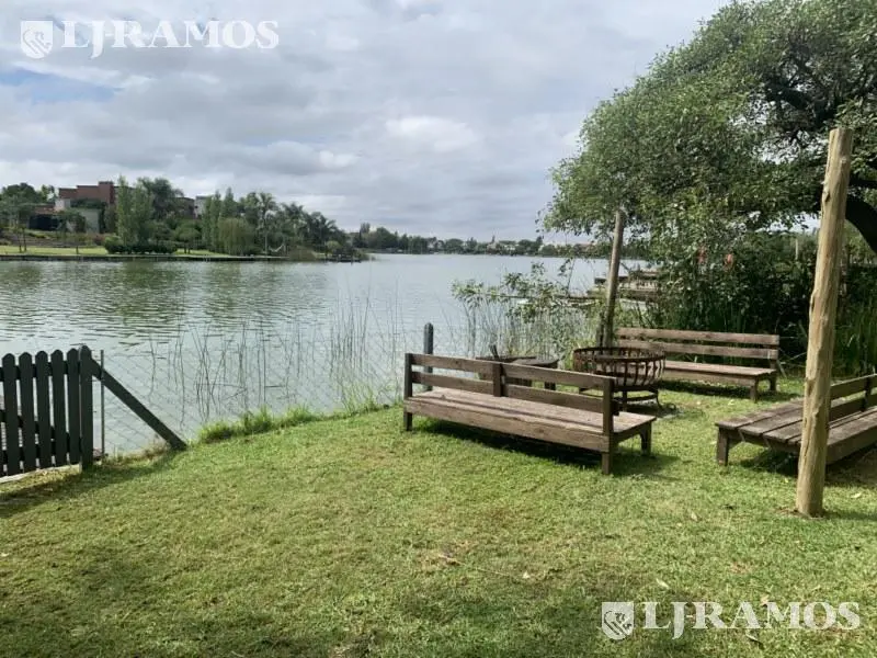 Casa a la laguna en venta en Santa Barbara 3