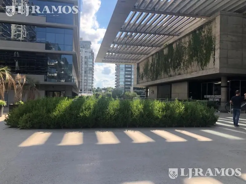 Alquiler de oficina de 157 m2 en Vicente López 5