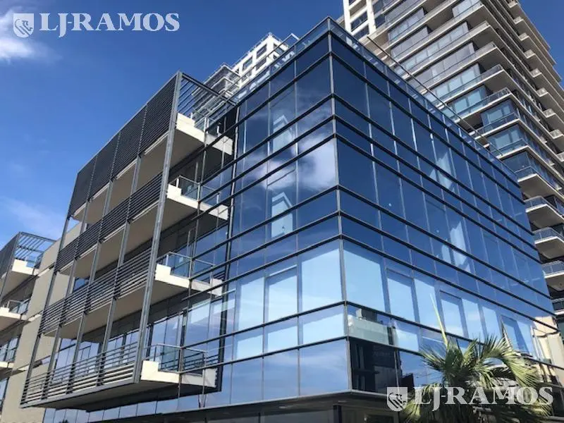 Alquiler de oficina de 157 m2 en Vicente López 2