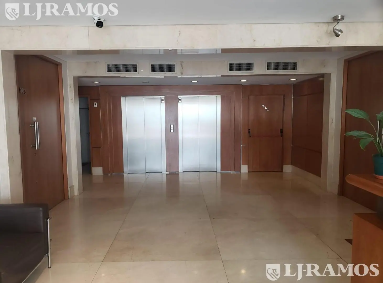 Alquiler de oficina de 246 m2 en Dardo Rocha 3