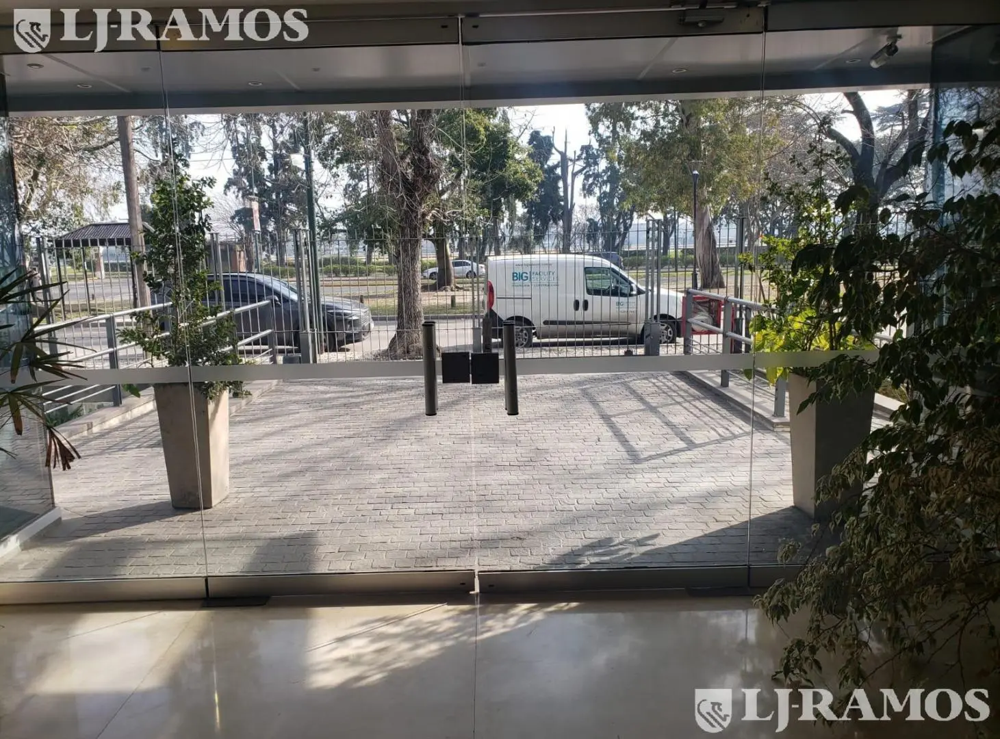 Alquiler de oficina de 246 m2 en Dardo Rocha 4