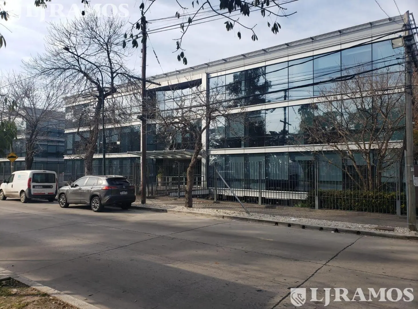 Alquiler de oficina de 246 m2 en Dardo Rocha 5