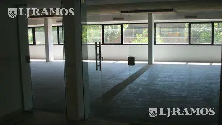 Alquiler de oficinas de 240 m2 en Beccar 2