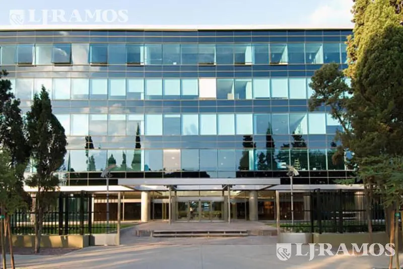 Alquiler de oficina de 2200 m2 en Olivos 5