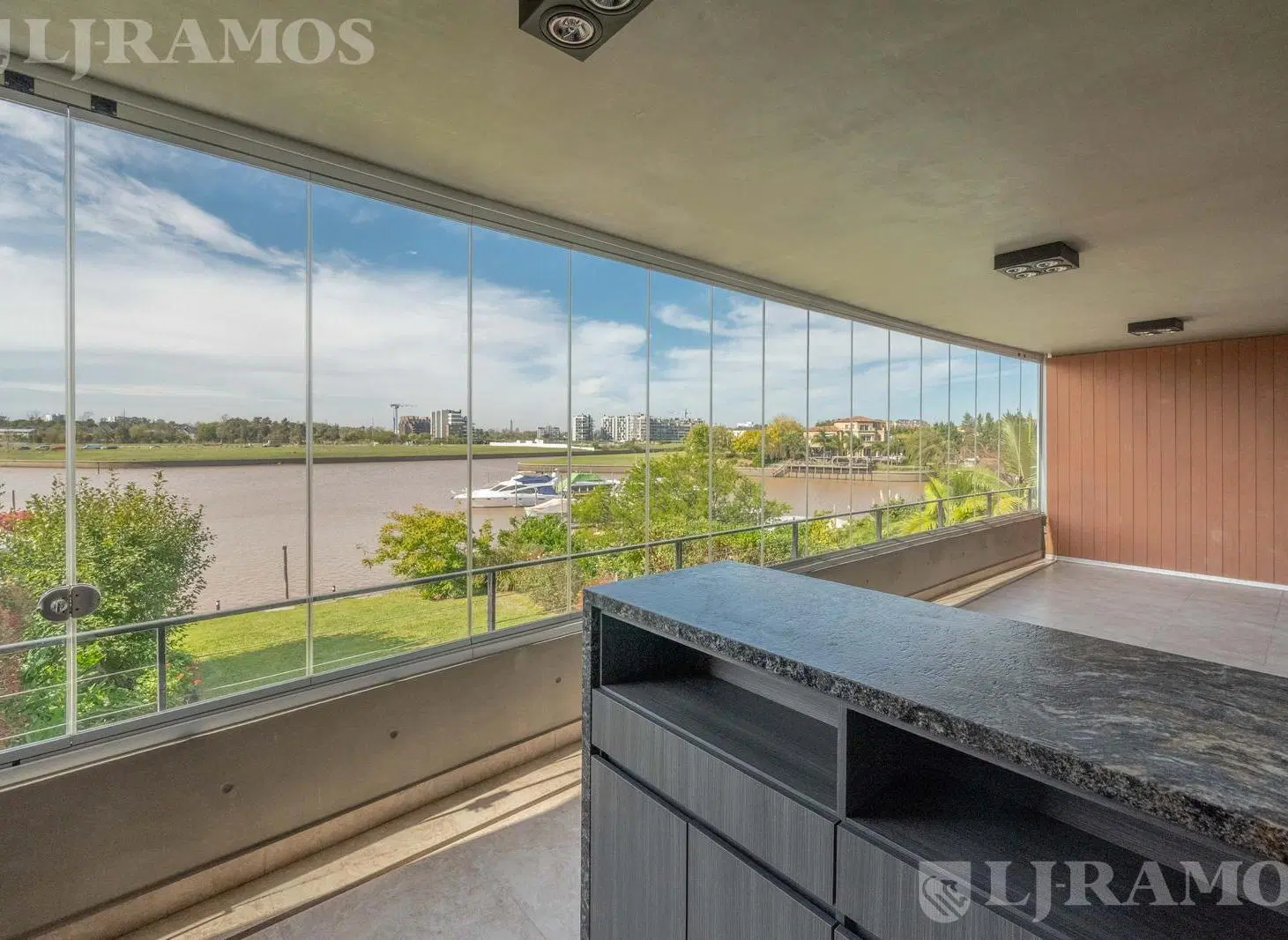 Departamento de 3 AMB 2 COCHERAS en venta en Marinas del Yacht 4